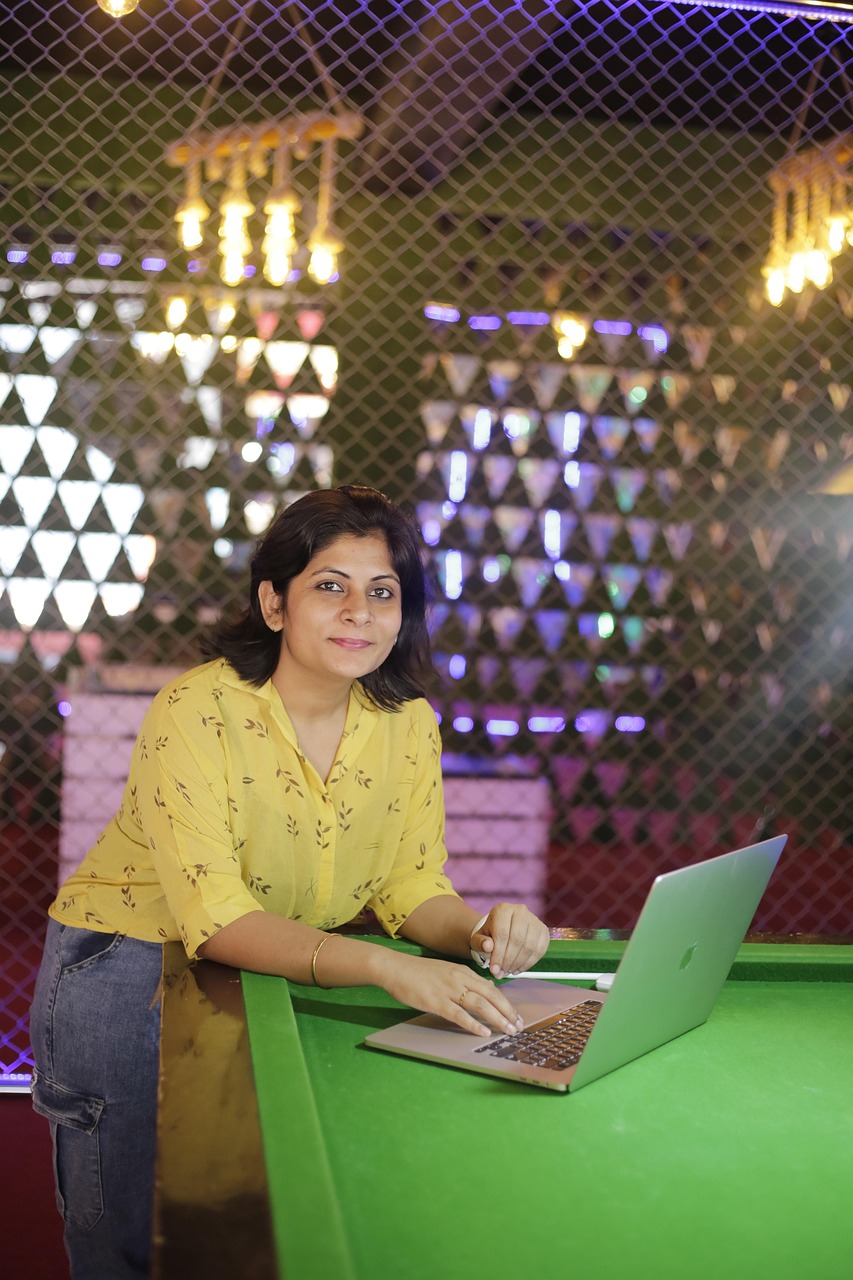 من الصفر إلى البطل: رحلة نجاحك في عالم التسويق الإلكتروني المصري